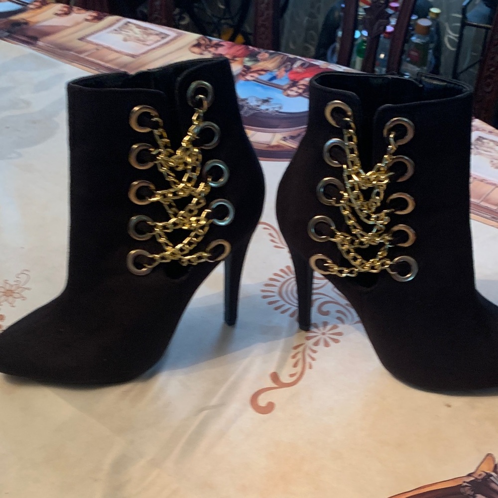 Charlotte Russe Black Heeled Boots with Gold Chain